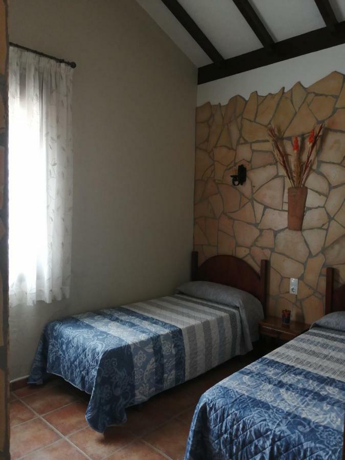 La Solana De Turon. El Pino Guest House Ardales Bagian luar foto